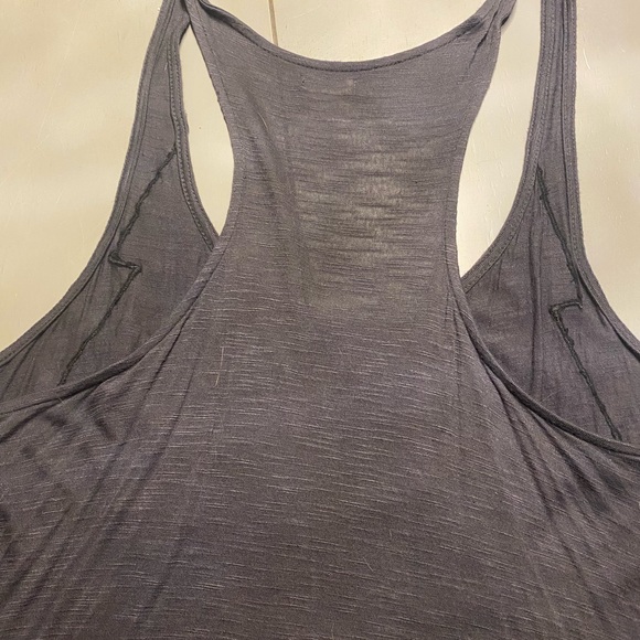 🪴Hollister - Crop Tank Top w/ Sequin Detail - Picture 7 of 11